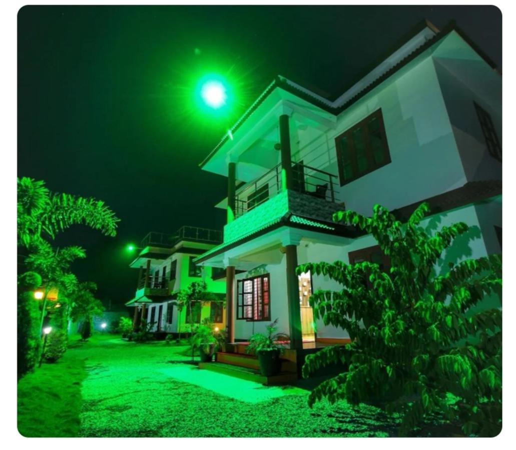 Three Roots Holiday Home Resort Sultan Bathery Extérieur photo