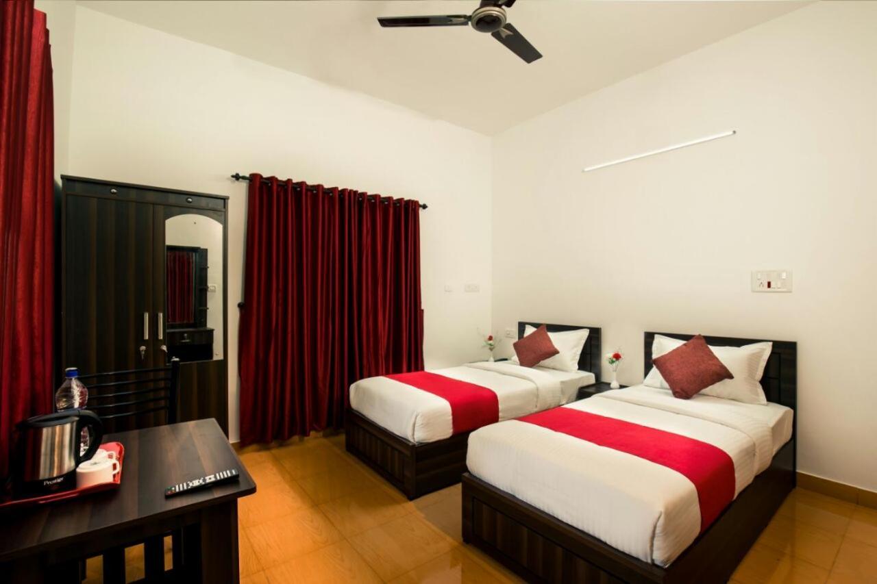 Three Roots Holiday Home Resort Sultan Bathery Extérieur photo