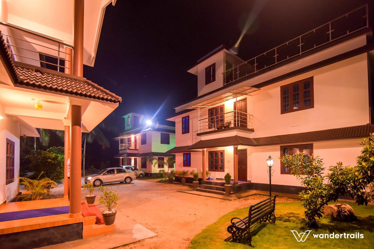 Three Roots Holiday Home Resort Sultan Bathery Extérieur photo