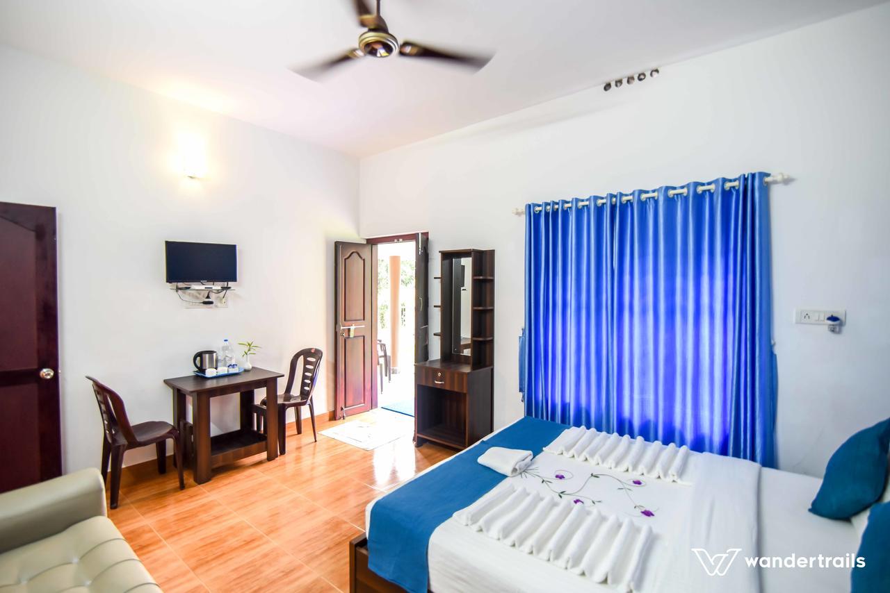 Three Roots Holiday Home Resort Sultan Bathery Extérieur photo