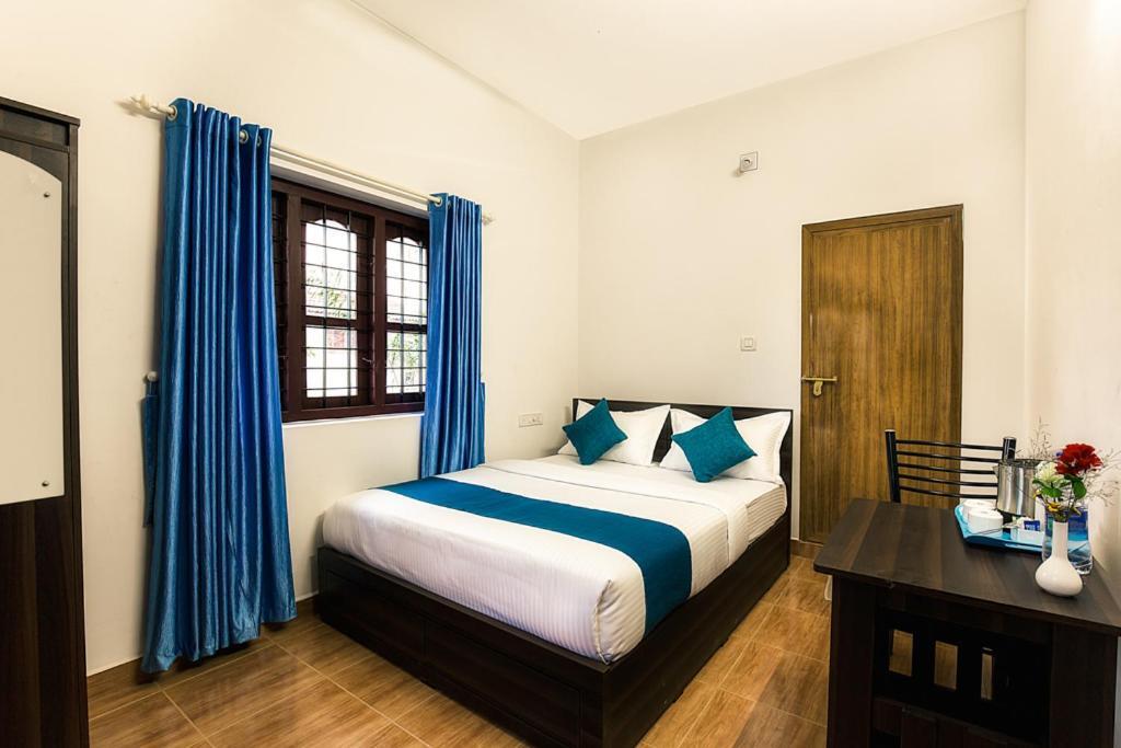 Three Roots Holiday Home Resort Sultan Bathery Extérieur photo